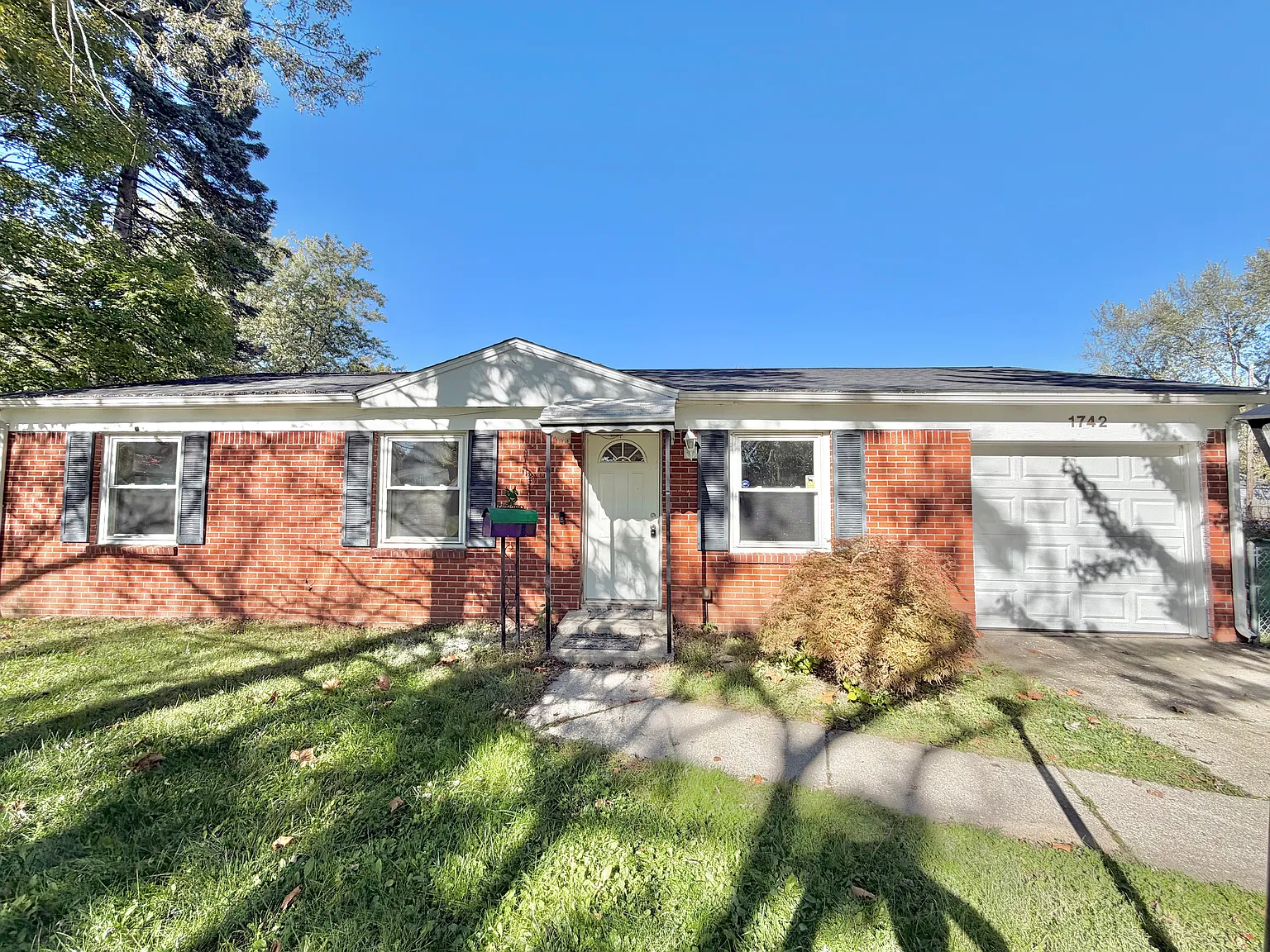 3 bed, 925 sqft, $1,500 — Photo 1