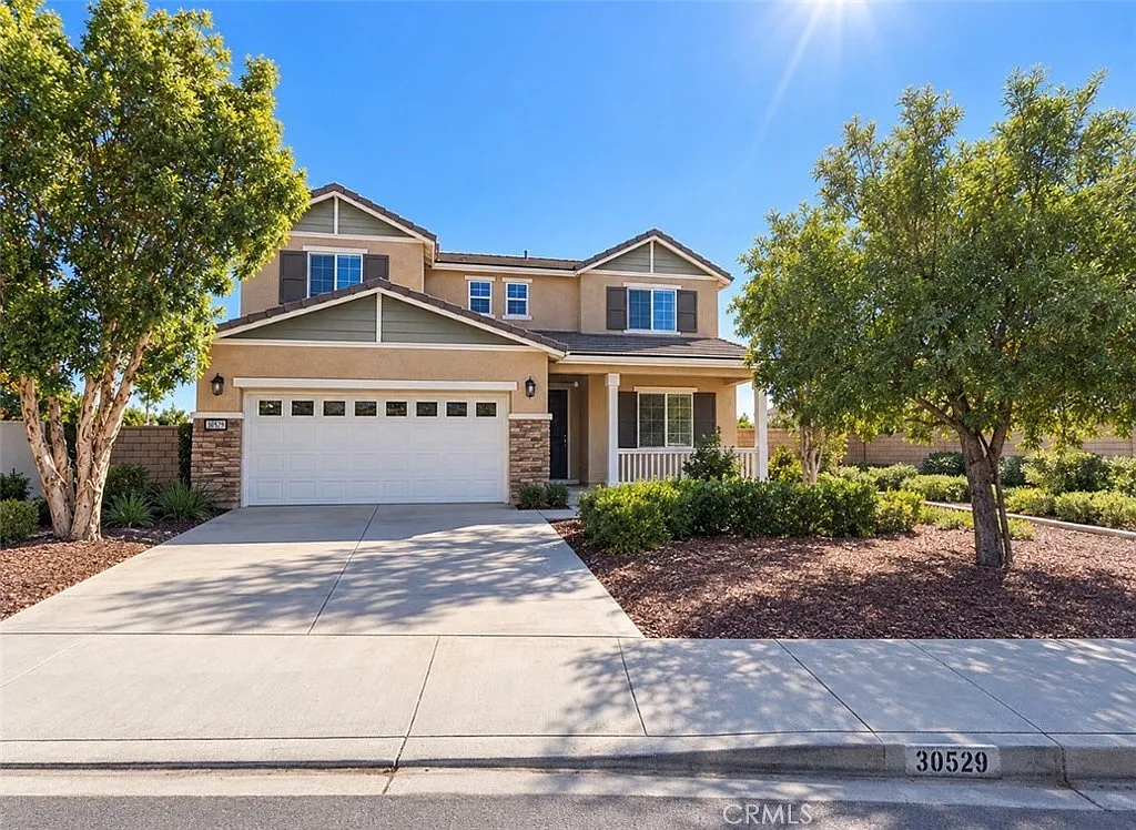 4 bed, 2.5 bath, 2701 sqft, $3,795 — Photo 1