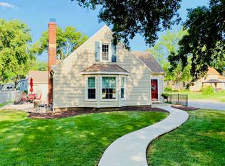 1217 Walnut St, Yankton, SD 57078