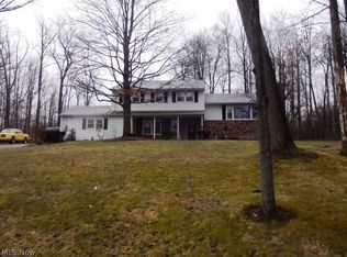 9077 E Mountain View Dr, Chardon, OH 44024