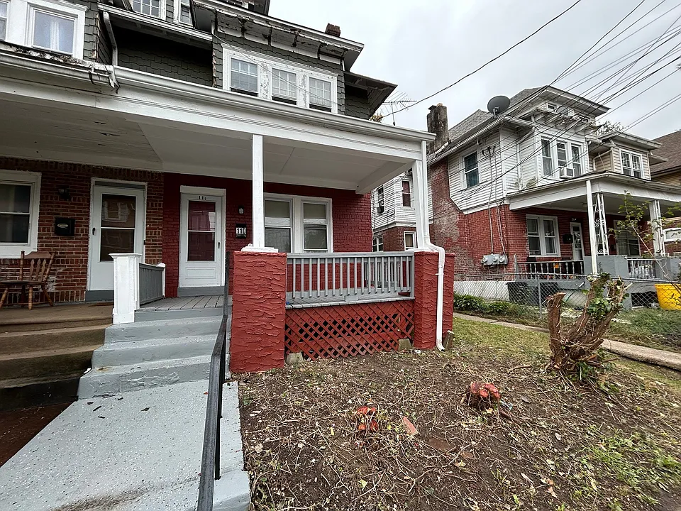 110 Lee Ave #3