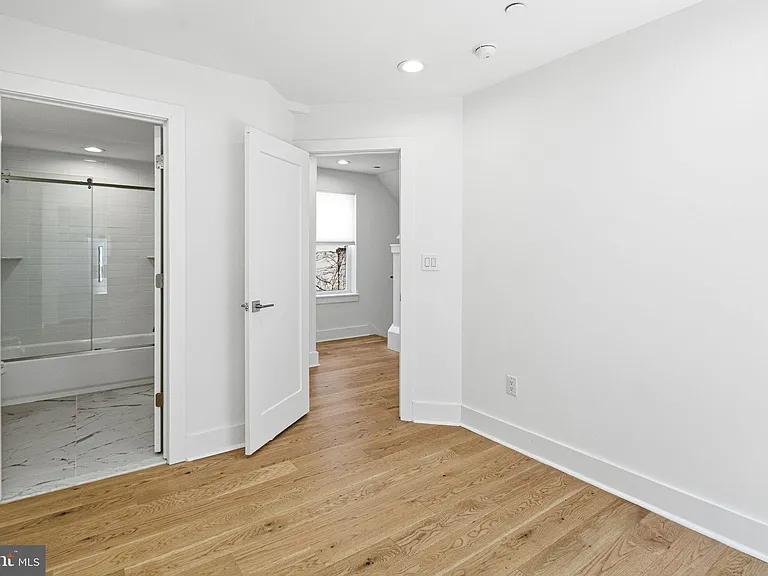 1329 N 17th St #8D — Photo 10