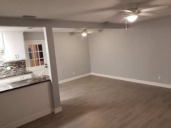 3rd image of 509 E Washington St