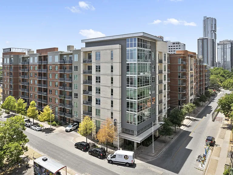 Camden Rainey Street — Photo 25