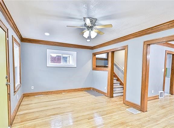 4th image of 3327 Askew Ave