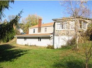 116 Locust Ln, Oakdale, PA 15071