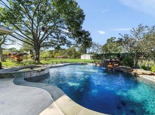 701 Twin Ln, Rosenberg, TX 77471