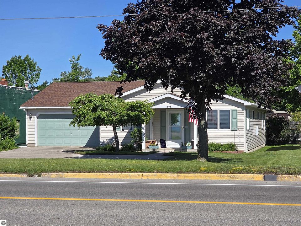 1st image of 808 W Lake St