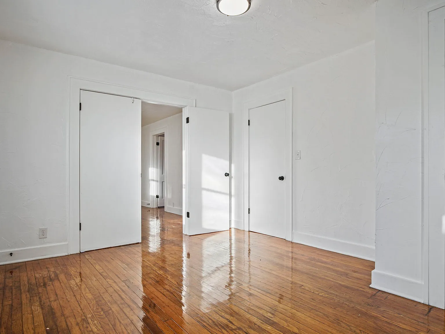 1524 Northeast 8th Street - 1 — Photo 2