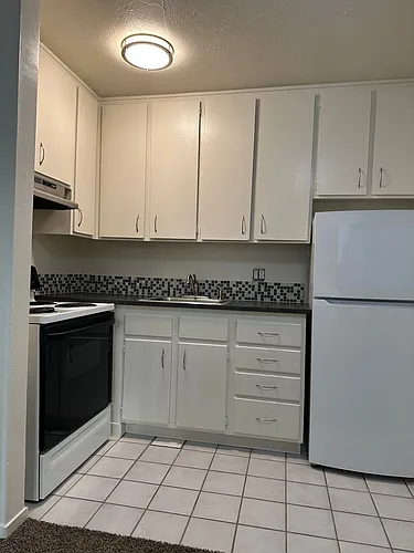 1808 H Street Apartments Photo 1