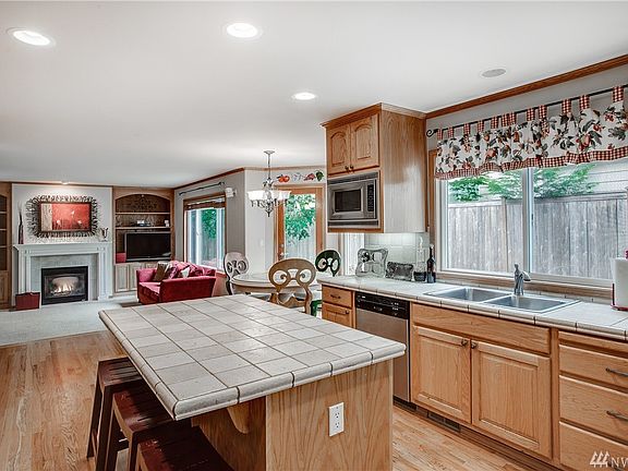 5th image of 2922 256th Ct SE