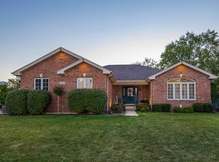 559 Danbury Dr, Oswego, IL