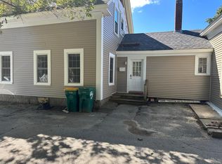 17 Maple St, Rochester, NH 03867