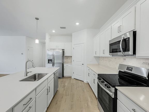 3rd image of 14303 Winding Cedar Way