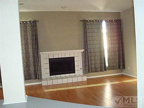 4th image of 1417 Newbury Ln
