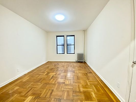 3rd image of 2737 Webb Ave #3I