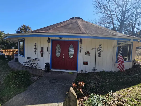 40 E Pless Pl, Russellville, AR 72802