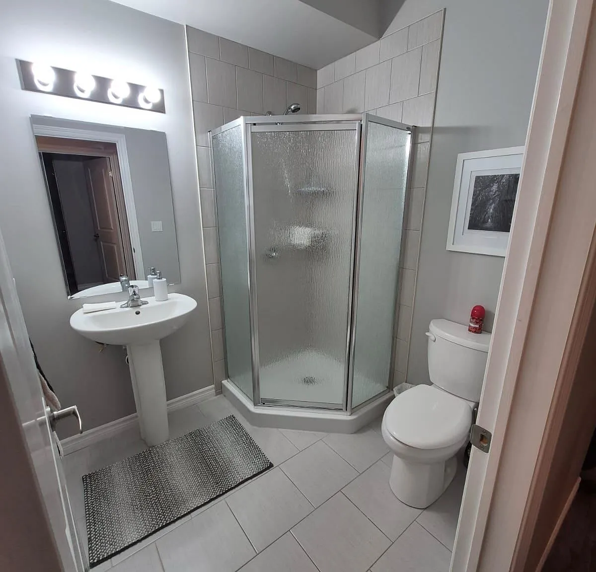 1 bed, $2,370 — Photo 4
