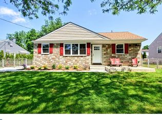 31 Woodbine Ave, Maple Shade, NJ 08052