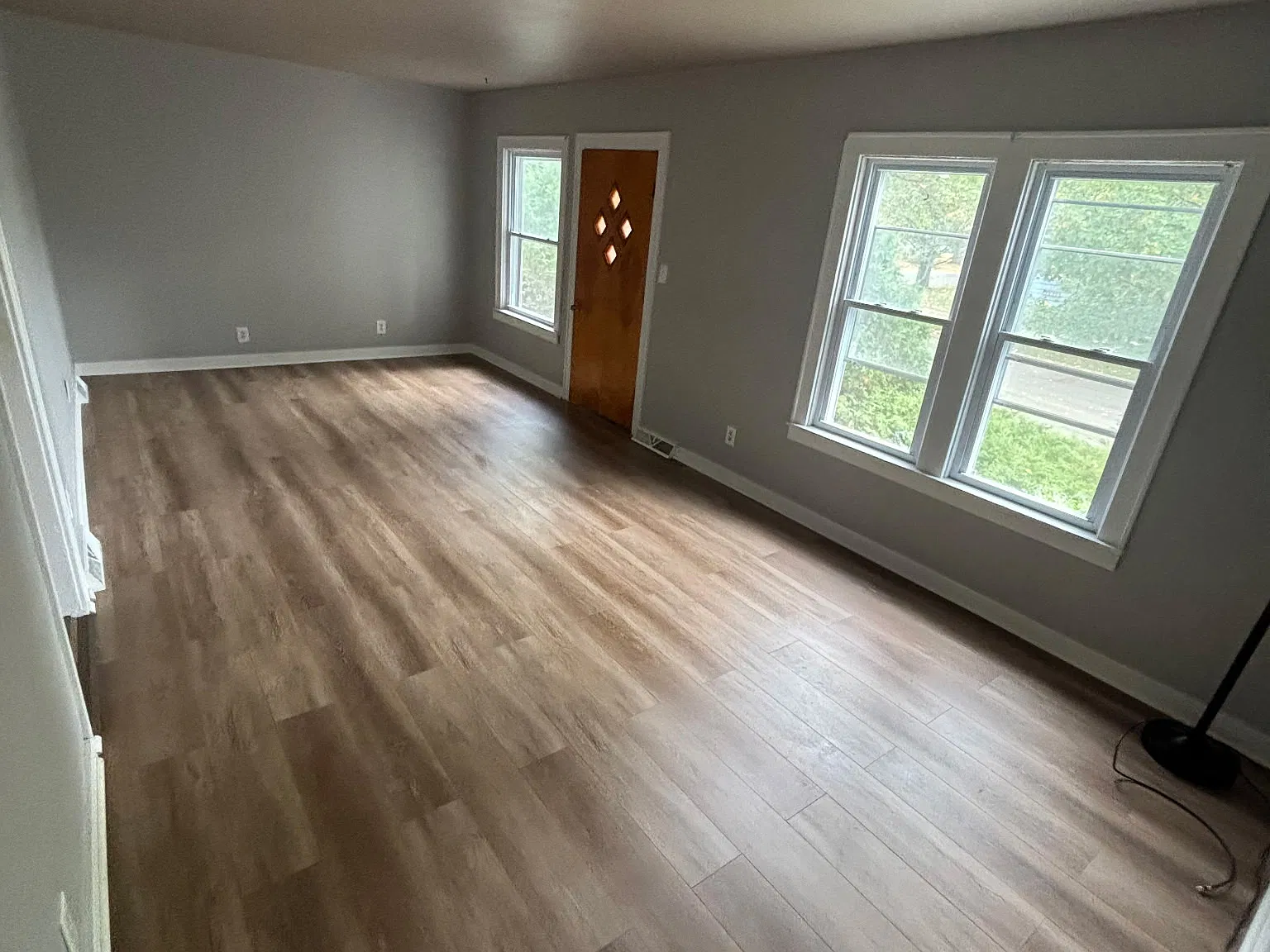 3 bed, 1300 sqft, $1,800 — Photo 2