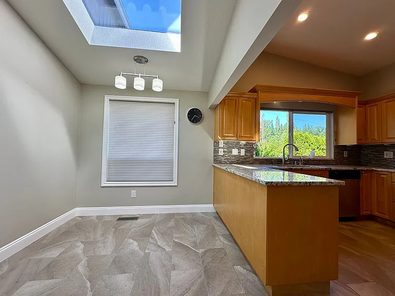 2710 Lakeridge Ln — Photo 4
