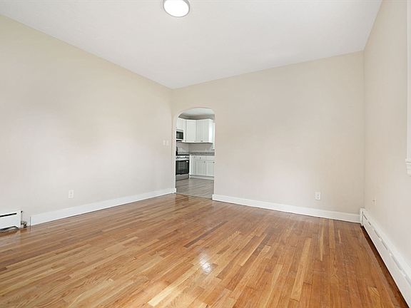 5th image of 1045 Forbes St