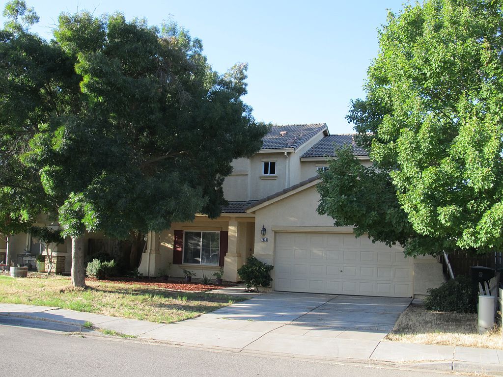 2834 Cherry Tree Ln - Property Image