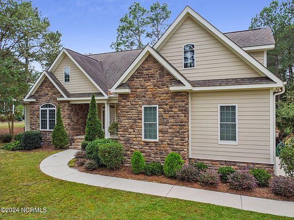 2nd image of 108 Hammerstone Cir