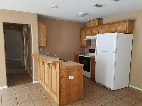 4th image of 1014 French Ave