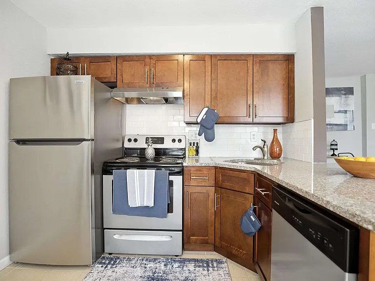 Northbrook Apartments — Photo 7