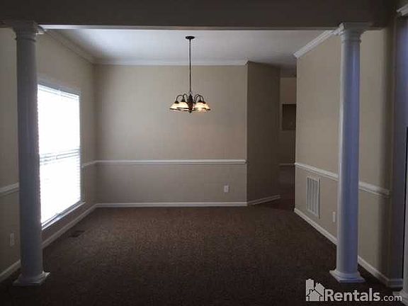3rd image of 579 Pimlico Cir