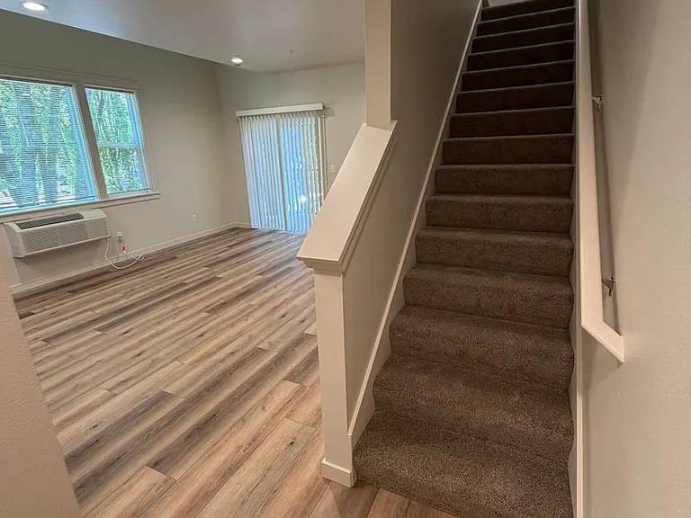 Lincoln St. Apartments — Photo 32