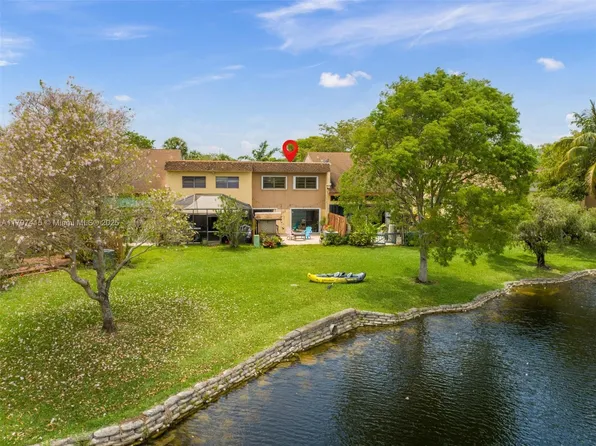 1104 NW 79th Dr, Fort Lauderdale, FL 33322