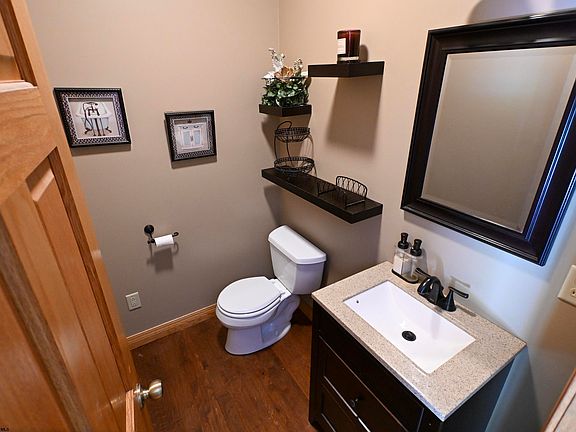 5th image of 308 Dove Dr