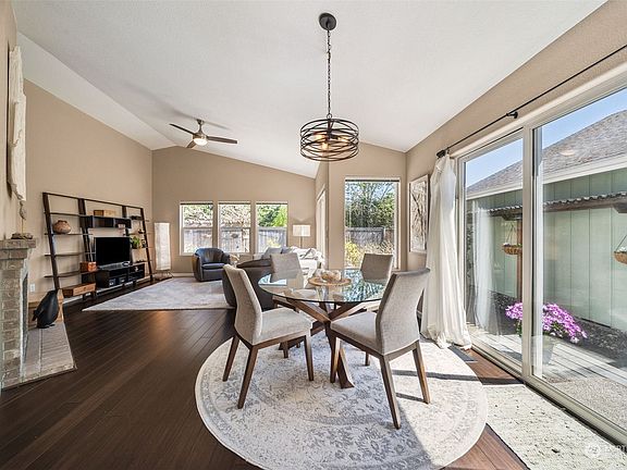 4th image of 4510 Seville Drive SE