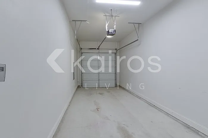 4816 W Dacha Ln — Photo 16