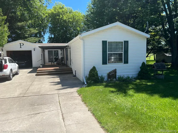5461 Northland Dr, Croswell, MI 48422