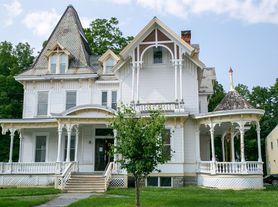Now Leasing 324 Pleasant Street, Bennington, VT 05201