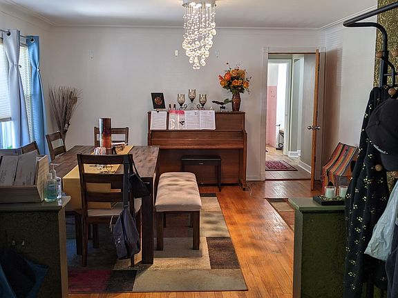 5th image of 3817 W Granville Ave