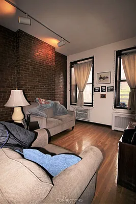 Rented by City Connections Realty | media 3