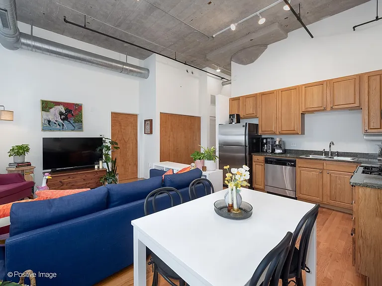 3963 W Belmont Ave #104 — Photo 5