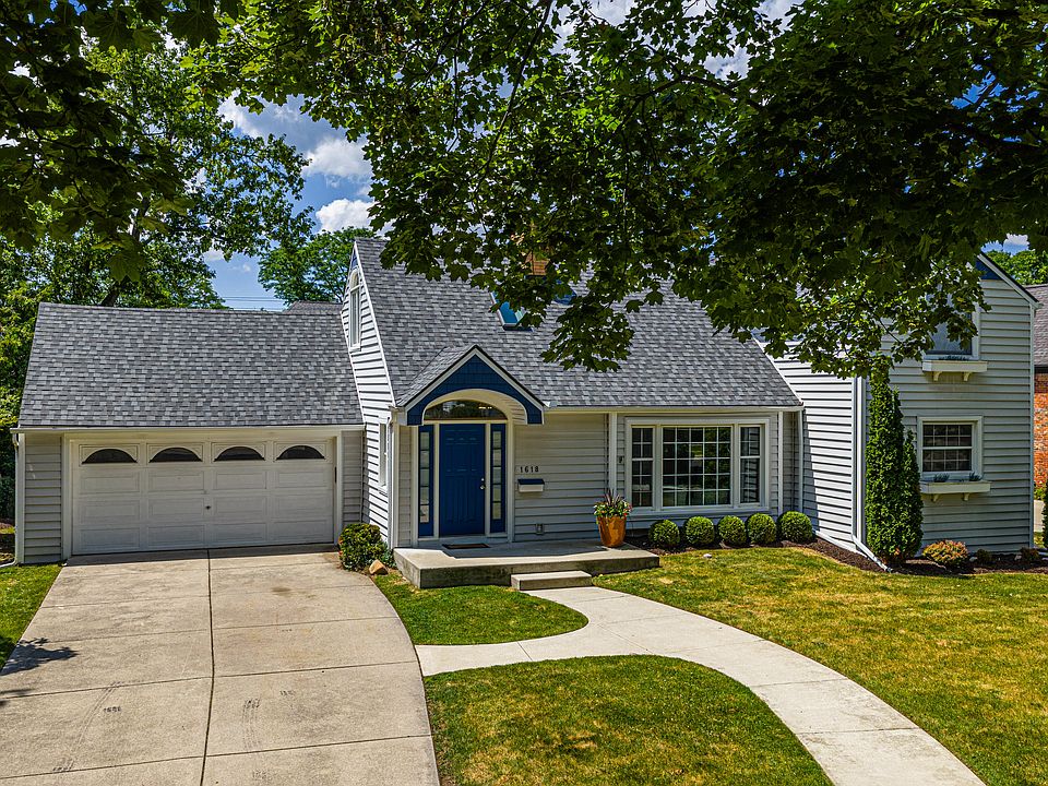 1618 Birmingham Blvd- Beautiful curb appeal!