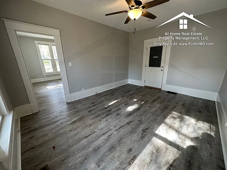 1016 Bluff St — Photo 8