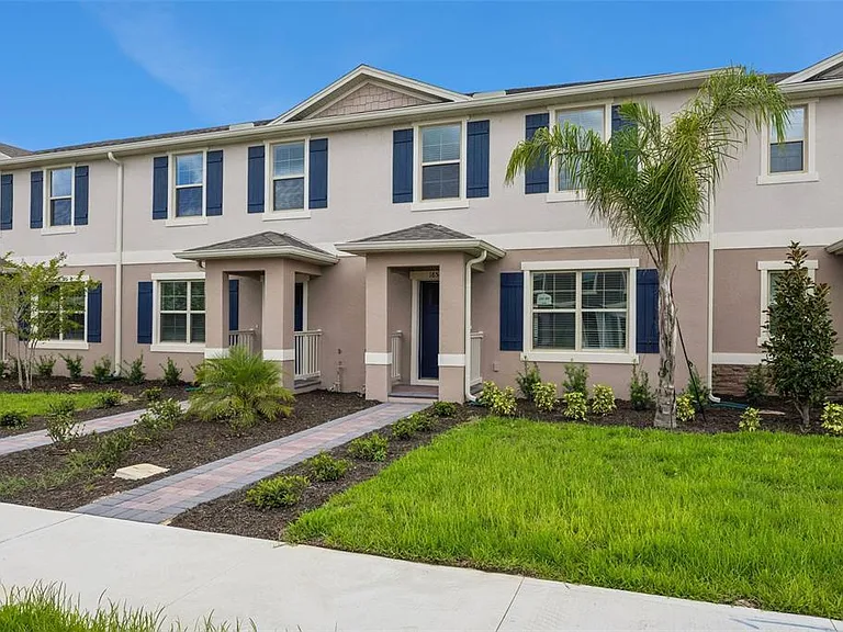 16570 Barbours Creek Way — Photo 3