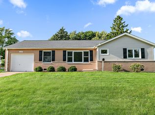 220 Kingman Ln, Hoffman Estates, IL 60169