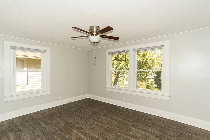 306 N Riley Ave — Photo 7