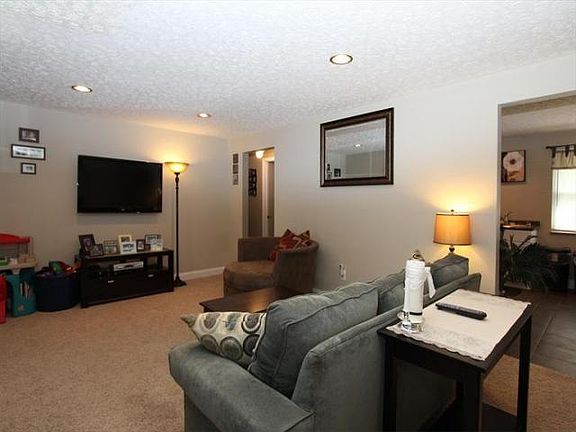 3rd image of 3974 Wilma Ct