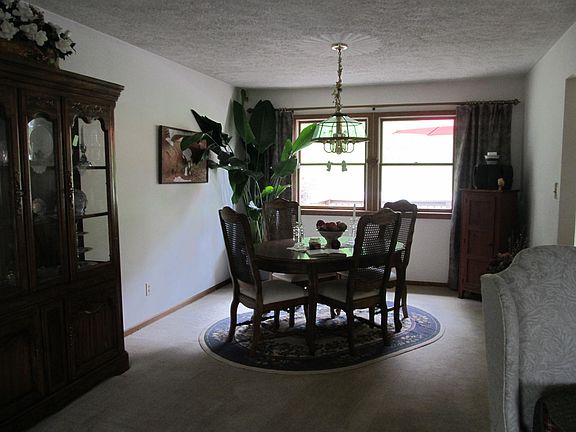 5th image of 115 Beckett Ct