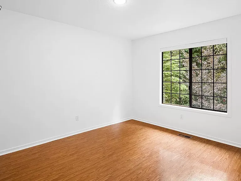 3688 NW Jameson Dr — Photo 9