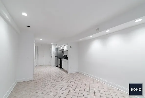 Rented by Bond New York | media 7